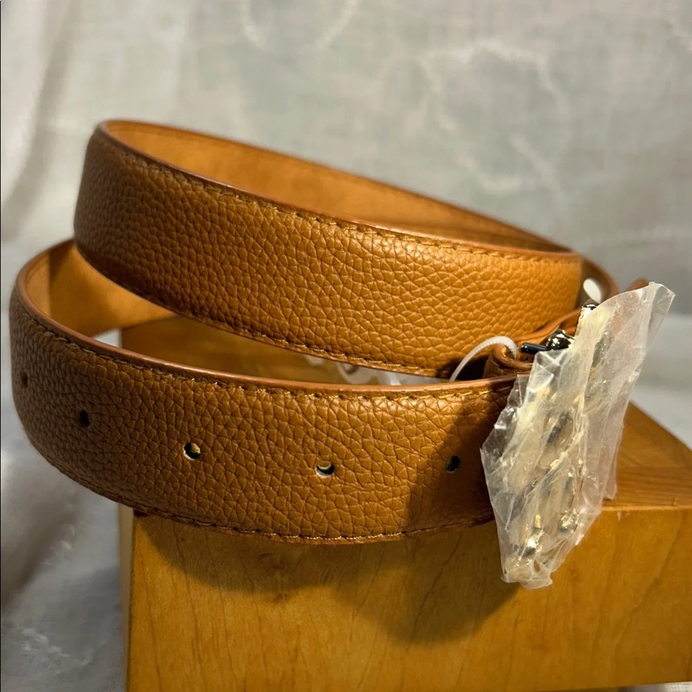 NWT Disney Minnie Mouse classic belt